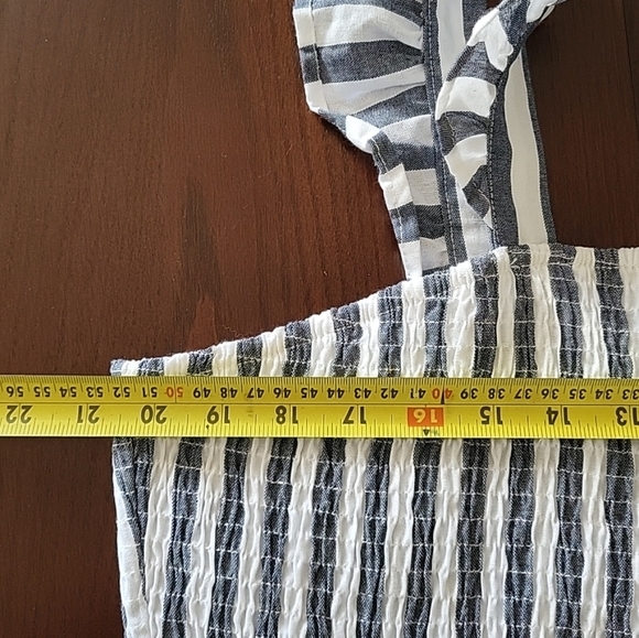 Andree by Unit Women's Dress Size 2X Gray/White Striped Smocked Top Peasant - Picture 9 of 11